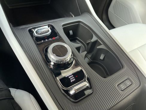 New 2026 Jeep Cherokee Limited AWD/4WD image 32