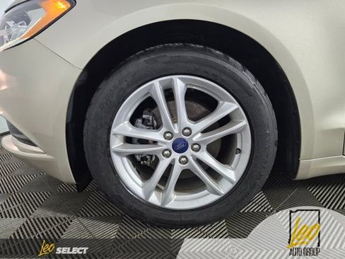 Used 2018 Ford Fusion SE FWD image 17
