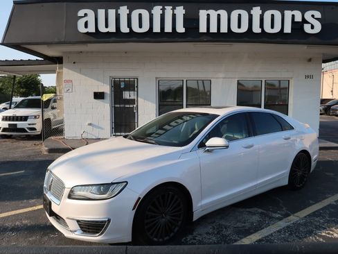 Used 2017 Lincoln MKZ Reserve image 1