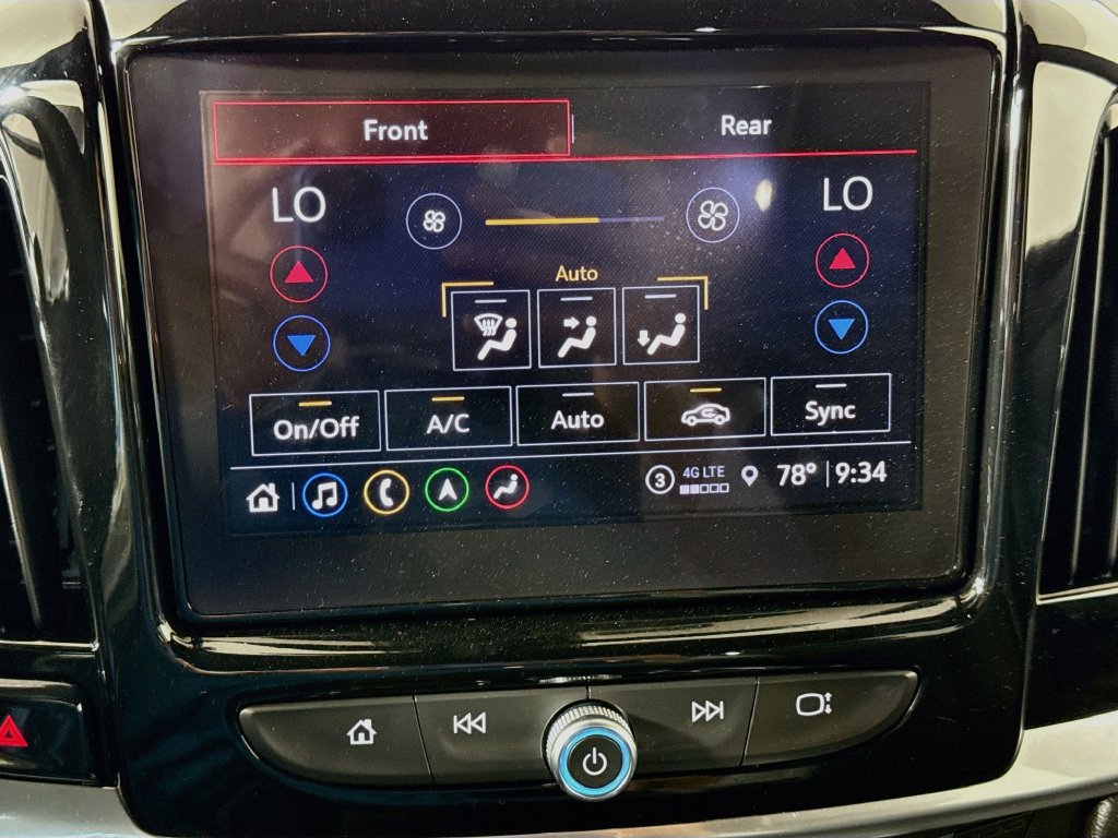 Used 2022 Chevrolet Traverse Premier w/ LPO, Cargo Package FWD image 16