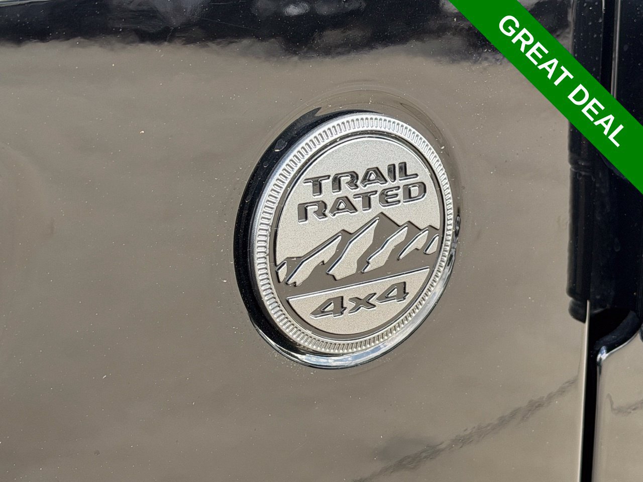 Used 2021 Jeep Wrangler Unlimited Sahara AWD/4WD image 13