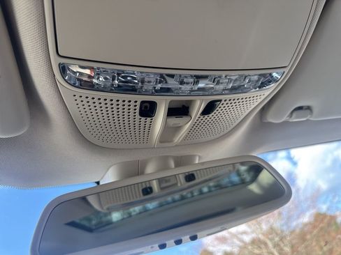 Used 2019 Mercedes-Benz GLC 300 4MATIC image 8