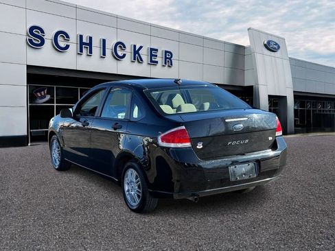 Used 2010 Ford Focus SE image 3