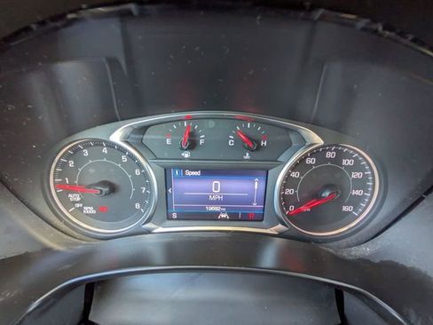 Used 2024 GMC Terrain SLE w/ Driver Convenience Package image 16