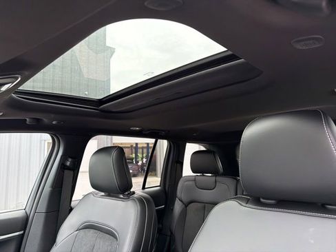 New 2026 Jeep Grand Cherokee Altitude AWD/4WD image 18