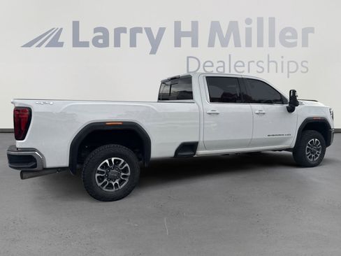 Used 2025 GMC Sierra 3500 SLE w/ SLE Value Package image 9
