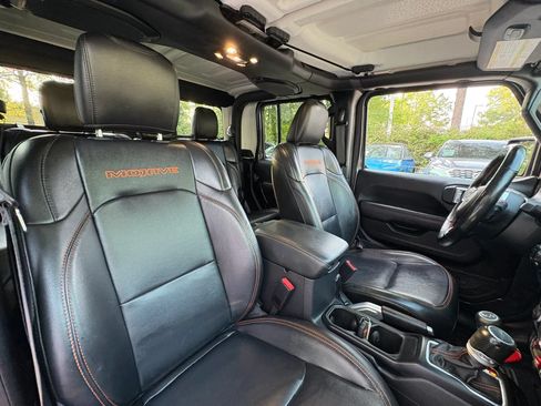 Used 2022 Jeep Gladiator Mojave w/ Cold Weather Group AWD/4WD image 9
