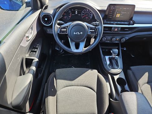 Used 2022 Kia Forte LXS image 11