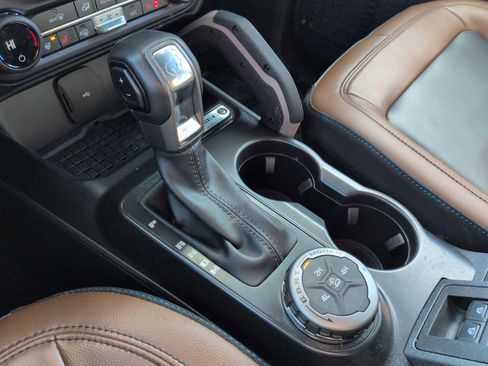 Used 2024 Ford Bronco Outer Banks image 33