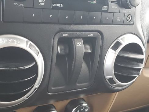 Used 2012 Jeep Wrangler Sahara w/ Connectivity Group AWD/4WD image 22