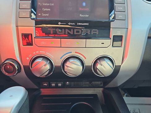 Used 2021 Toyota Tundra SR5 w/ SR5 Leather Package AWD/4WD image 26
