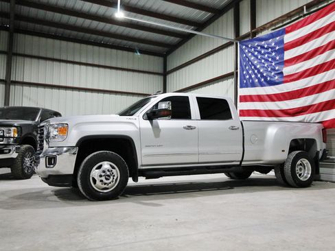 Used 2015 GMC Sierra 3500 SLT w/ Duramax Plus Package AWD/4WD image 4