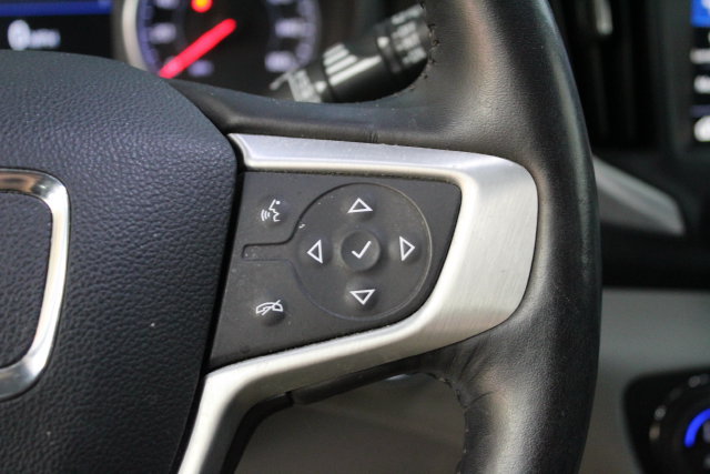 Used 2020 GMC Terrain SLT w/ Preferred Package FWD image 17