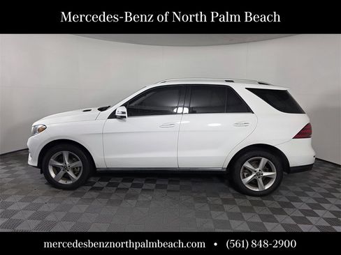 Used 2019 Mercedes-Benz GLE 400 4MATIC image 3