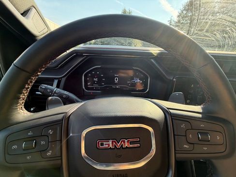 Used 2023 GMC Sierra 1500 AT4 w/ AT4 Premium Package AWD/4WD image 9