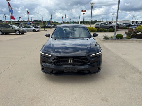 Used 2023 Honda Accord Sport image 2