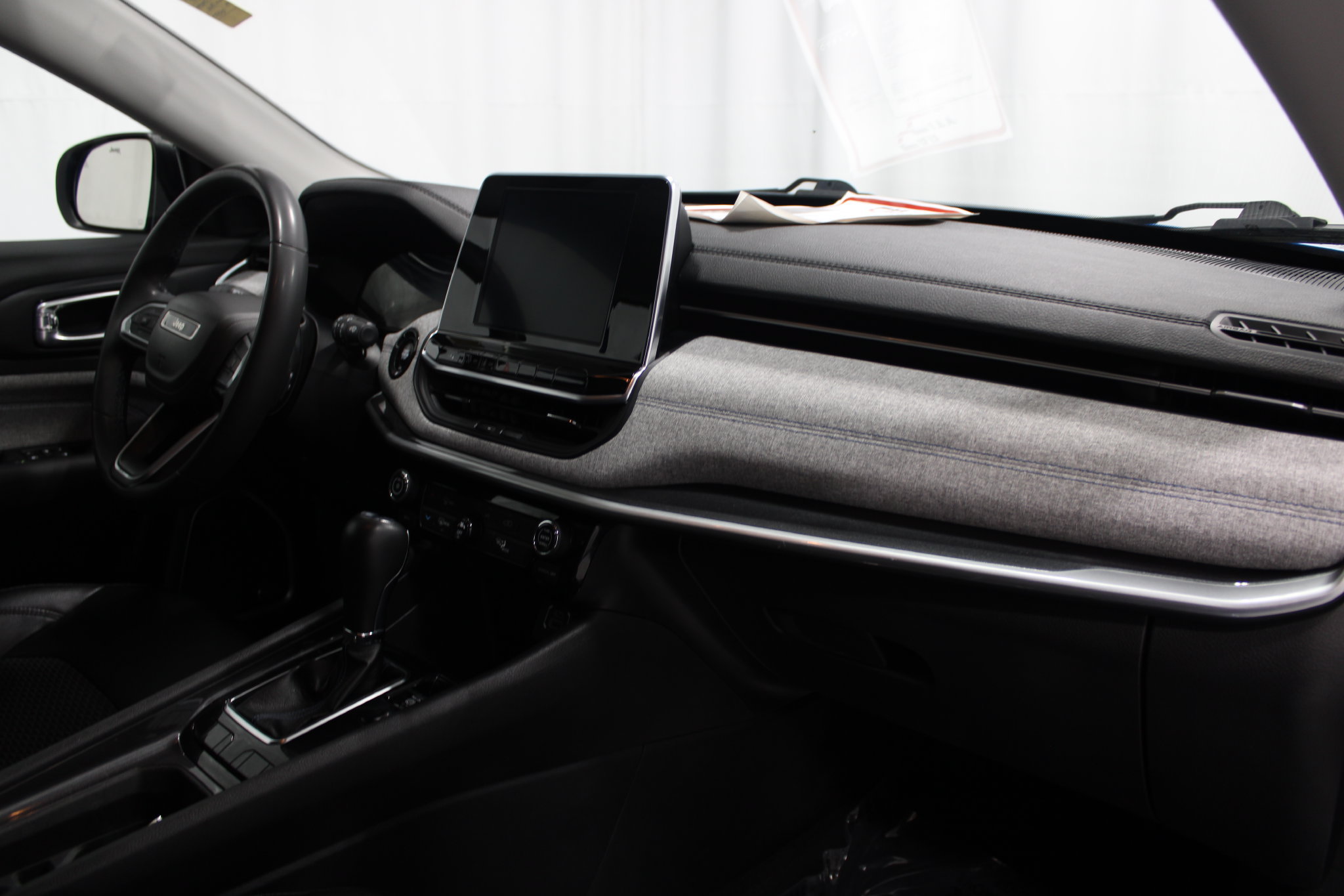 Used 2022 Jeep Compass Latitude w/ Sun and Sound Group FWD image 23