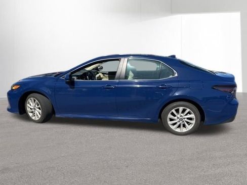 Used 2024 Toyota Camry LE FWD image 5