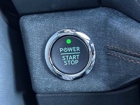 Used 2025 Ford F150 Lightning Lariat image 19