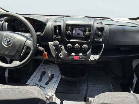 Used 2019 RAM ProMaster 2500 w/ Premium Appearance Group FWD image 10