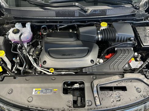 New 2027 Chrysler Pacifica Select AWD/4WD image 10