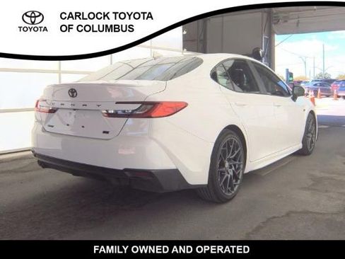 Used 2025 Toyota Camry SE w/ Convenience Package image 3