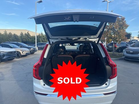 Certified 2023 Volvo XC90 B6 Plus image 9