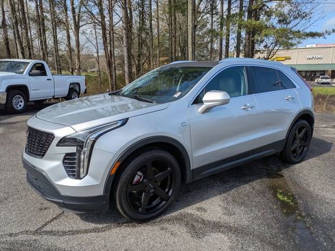 Used 2019 Cadillac XT4 Luxury w/ Cold Weather Package image 7