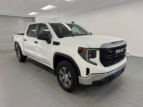 New 2026 GMC Sierra 1500 Pro image 3