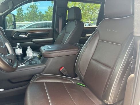 Used 2024 GMC Sierra 3500 Denali w/ Denali Reserve Package AWD/4WD image 2