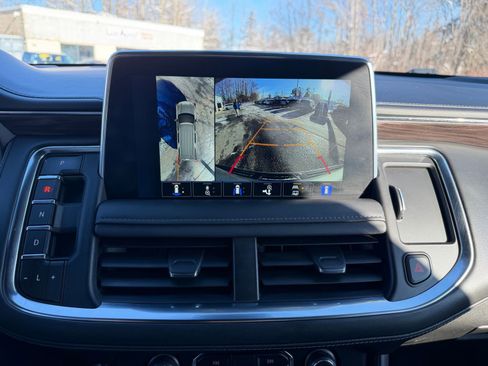 Used 2024 Chevrolet Tahoe Z71 w/ Luxury Package image 14