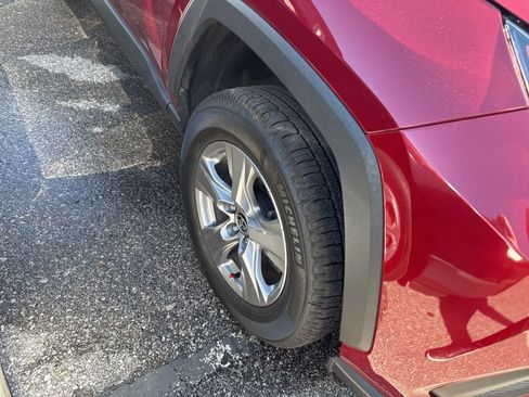 Used 2022 Toyota RAV4 XLE w/ Convenience Package image 4