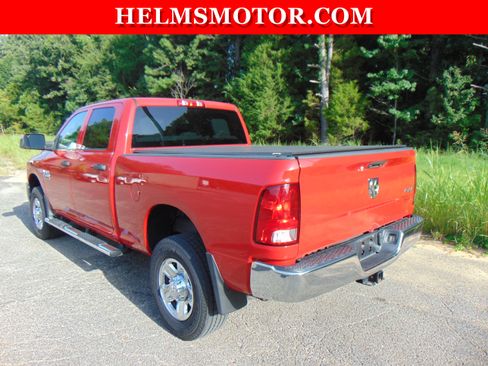 Used 2018 RAM 2500 Tradesman w/ Chrome Appearance Group AWD/4WD image 9