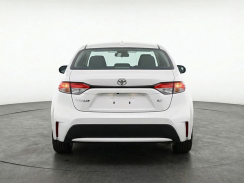 Used 2025 Toyota Corolla LE image 7