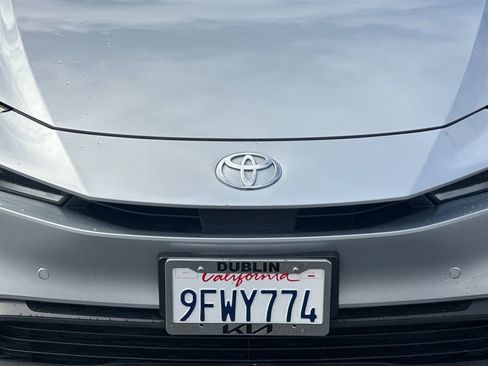 Used 2023 Toyota Prius LE FWD image 44