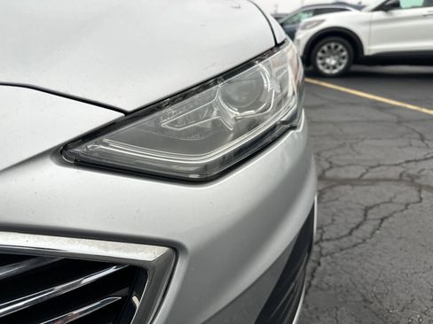 Used 2019 Ford Fusion SE image 11