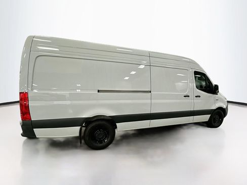 Used 2024 Mercedes-Benz eSprinter 170 Cargo image 9