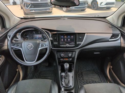 Used 2021 Buick Encore Preferred AWD/4WD image 9