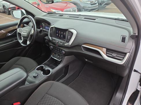Used 2020 GMC Terrain SLE image 17