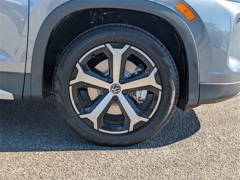 New 2026 Volkswagen Tiguan SE image 11