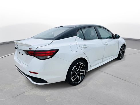 Used 2024 Nissan Sentra SR w/ SR Premium Package image 39