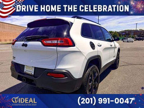 Used 2016 Jeep Cherokee Latitude w/ Cold Weather Group AWD/4WD image 7