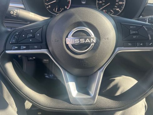 Used 2025 Nissan Altima 2.5 SV FWD image 29