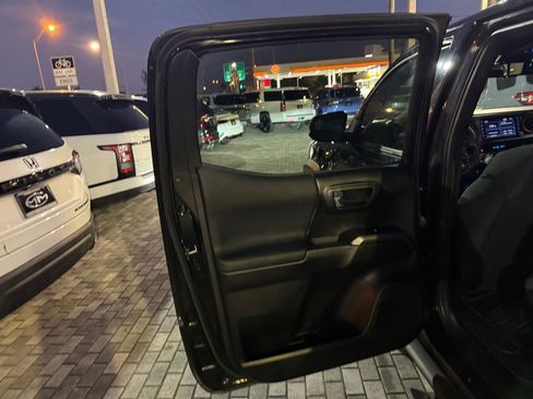 Used 2021 Toyota Tacoma TRD Off-Road image 30