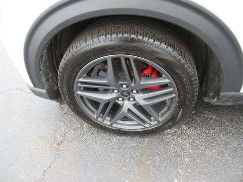 Used 2025 Ford Explorer ST AWD/4WD image 15