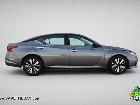 Used 2021 Nissan Altima 2.5 SV FWD image 9