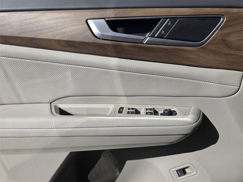 New 2026 Volkswagen Atlas SE image 16