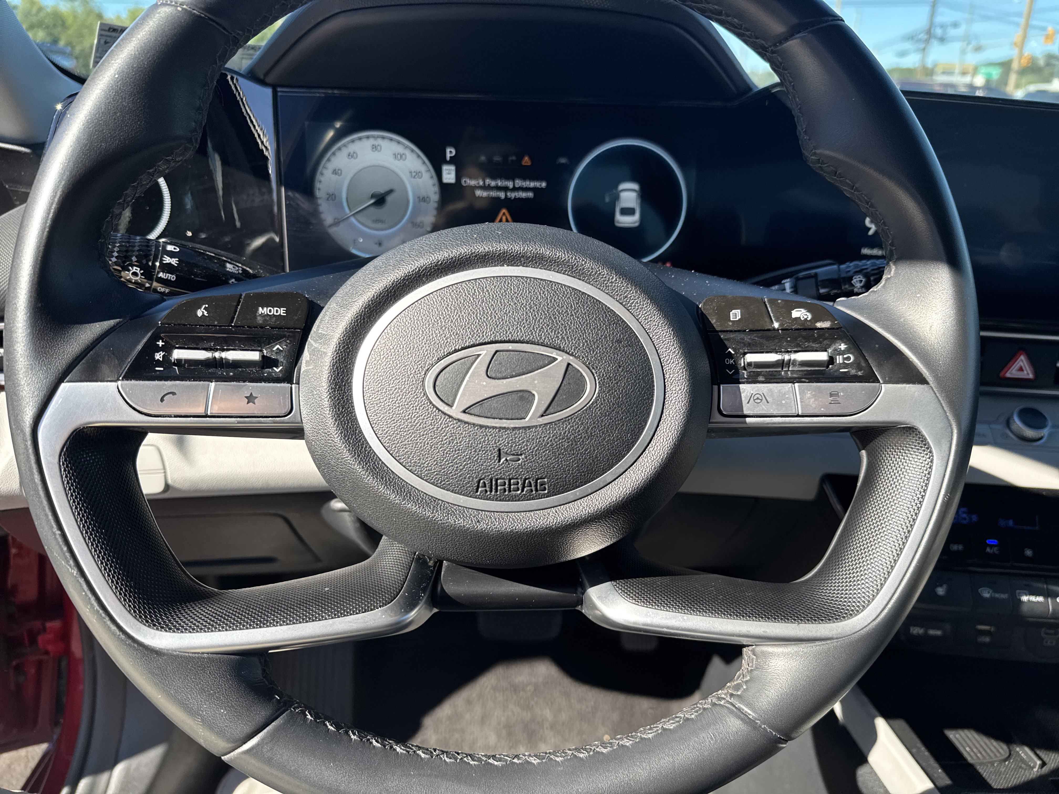 Used 2024 Hyundai Elantra Limited FWD image 23