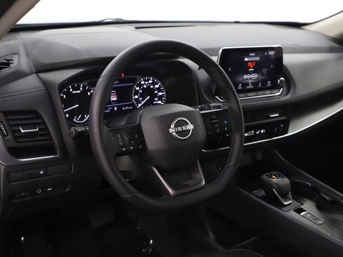 Used 2025 Nissan Rogue SV AWD/4WD image 21
