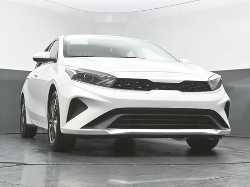 Used 2022 Kia Forte LXS FWD image 47